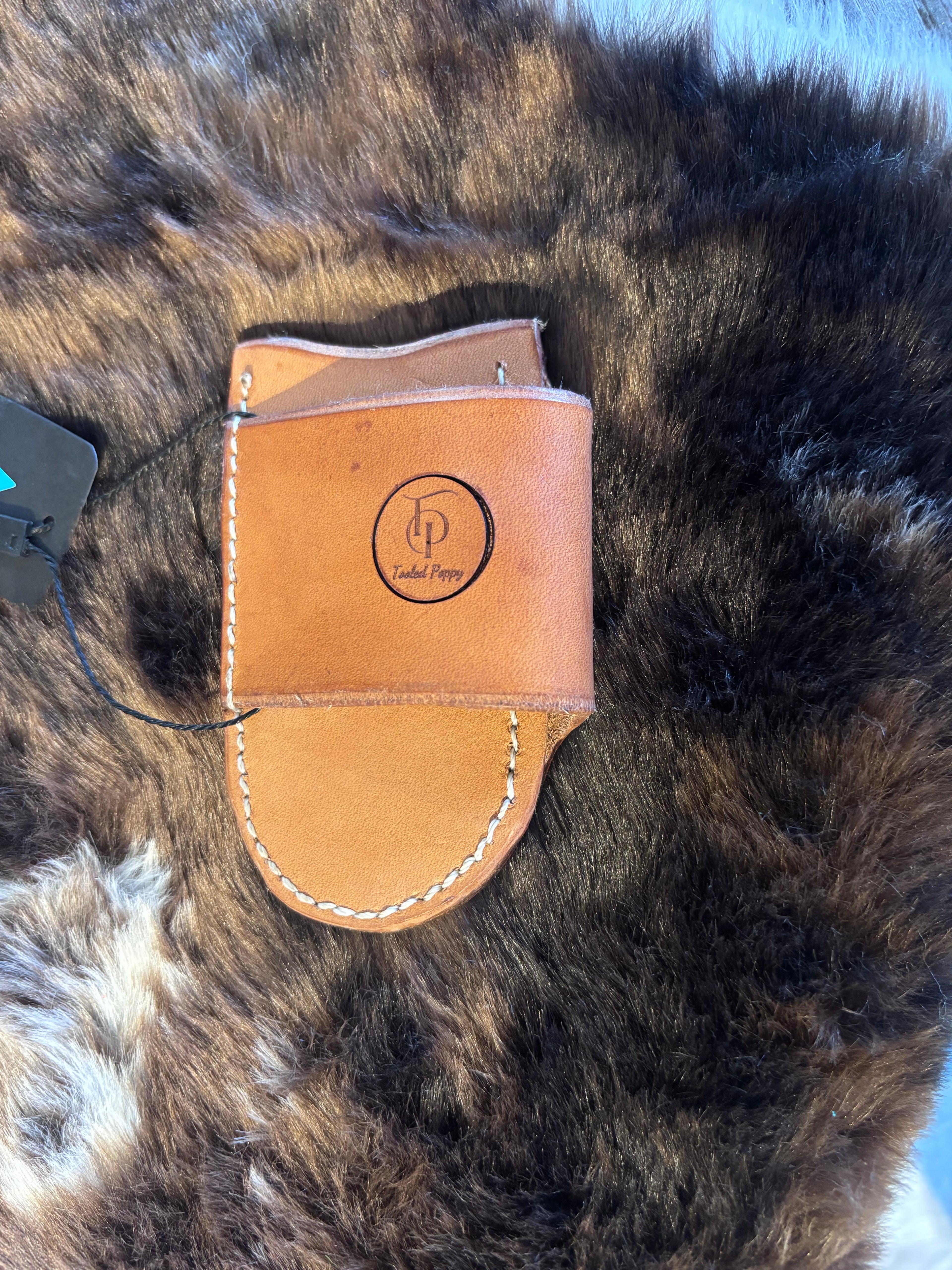 Horizontal pocket knife sheath
